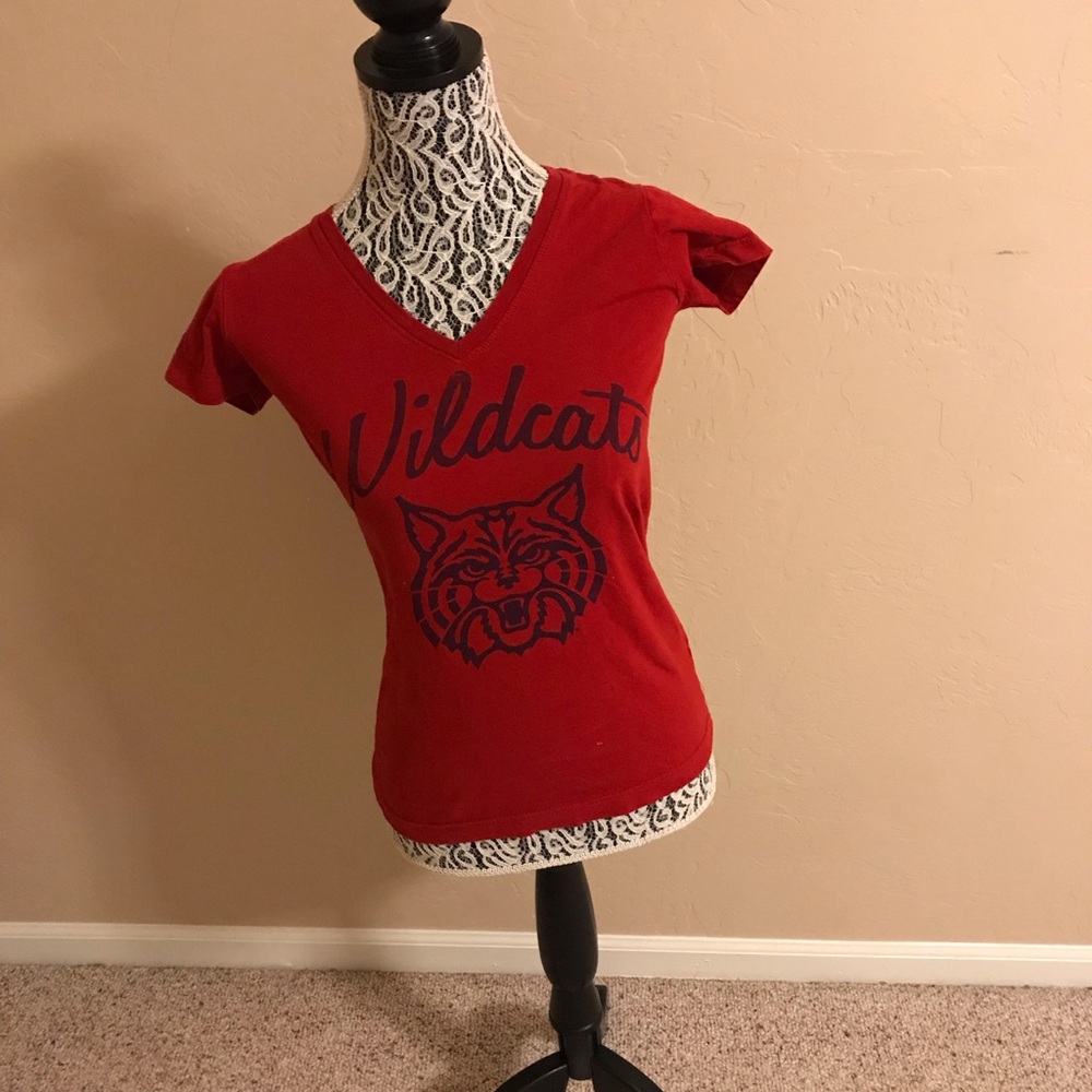 Women’s U of A wildcats Tee